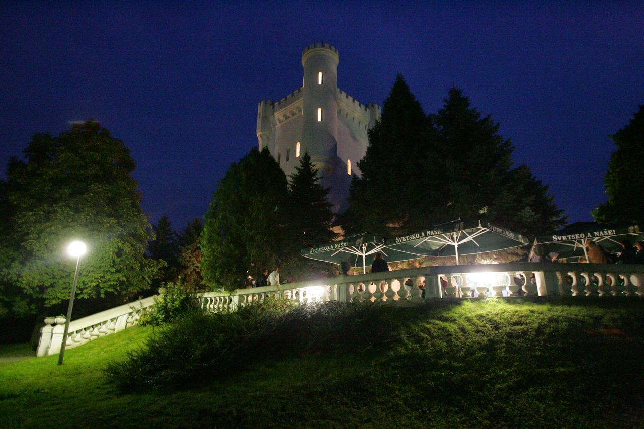 Dvorac Fantast Bečej Exterior foto