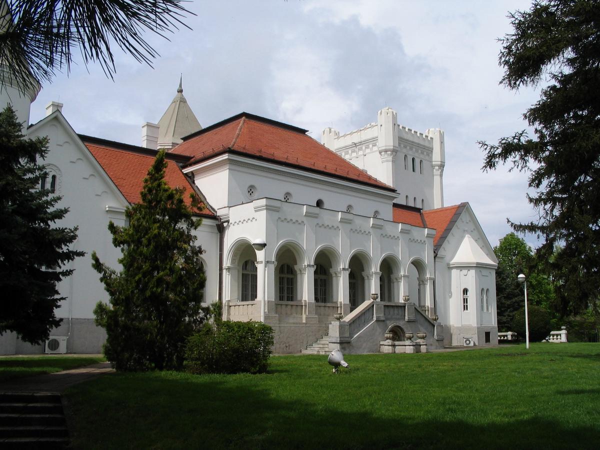 Dvorac Fantast Bečej Exterior foto