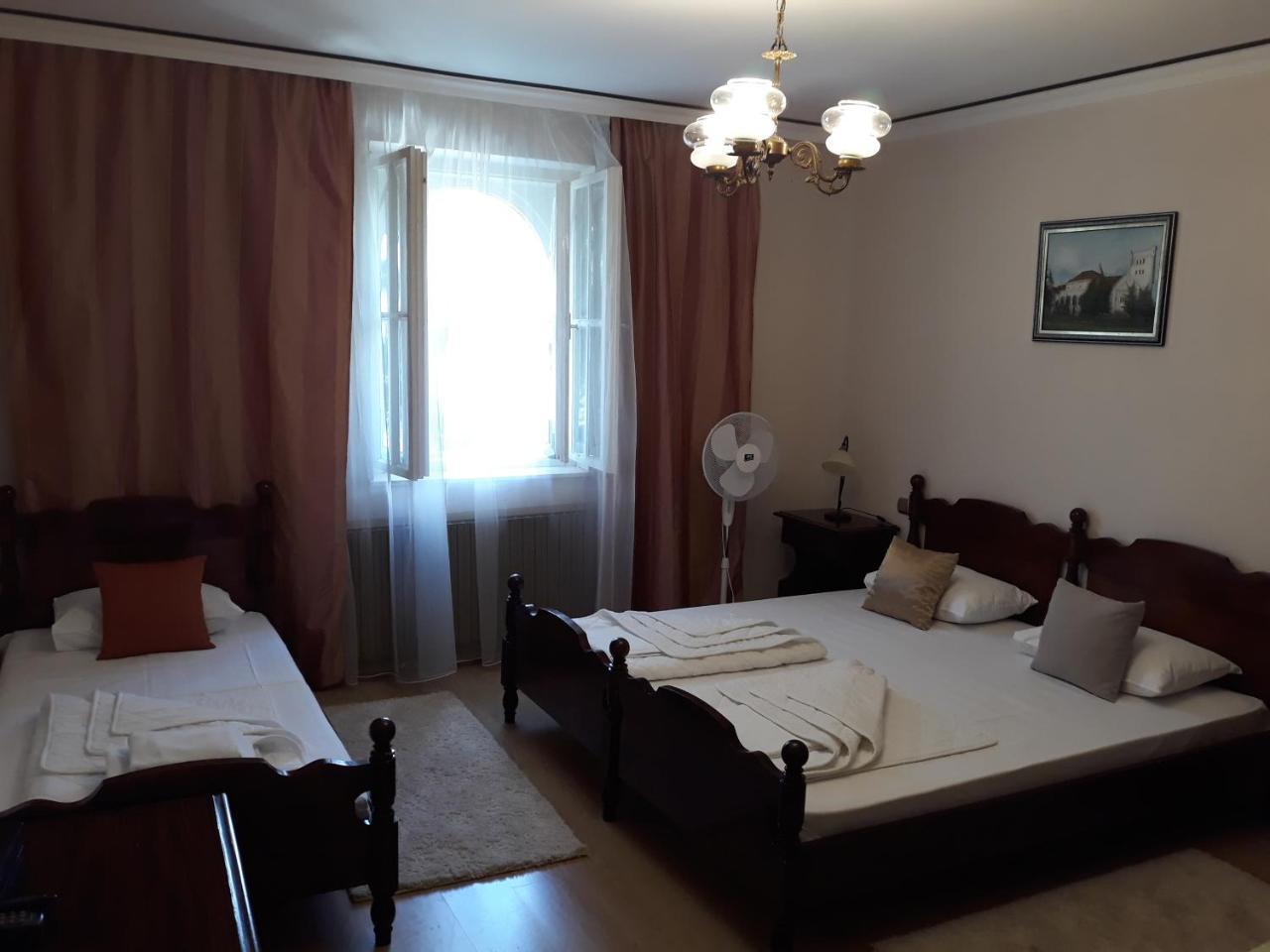 Dvorac Fantast Bečej Exterior foto