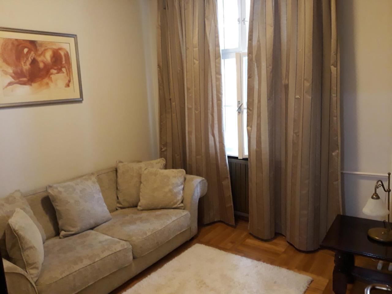Dvorac Fantast Bečej Exterior foto